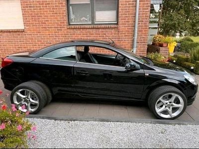 Begagnad Opel Astra Cabriolet 140 HK (102 kW) 2008 Svart Cab