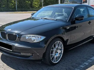 Usata BMW 116 122 CV (89 kW) 2010 Nero Utilitaria