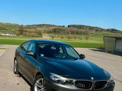 Second-hand BMW 330 Sport Line 258 CP (189 kW) 2019 Gri Berlinǎ