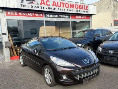 Gebraucht Peugeot 207 CC Active 120 PS (88 kW) 2012 Schwarz Cabrio