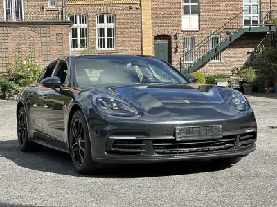 Gebraucht Porsche Panamera 4S 441 PS (324 kW) 2017 Vulkangraumetallic Kleinwagen