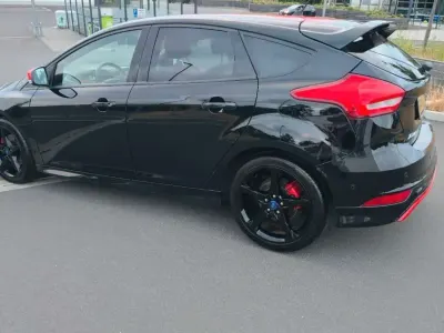 Gebraucht Ford Focus Business Edition 150 PS (110 kW) 2016 Iridiumschwarz metallic Coupé