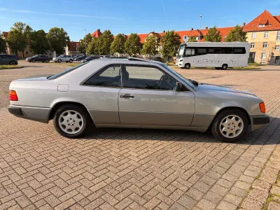 Gebraucht Mercedes 230 132 PS (97 kW) 1989 Grau Coupé