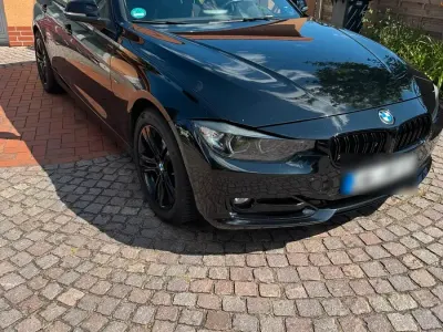 Gebraucht BMW 320 Sport Line 184 PS (135 kW) 2014 Schwarz Kombi