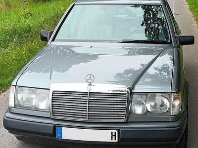 Usata Mercedes 230 132 CV (97 kW) 1988 Grigio Berlina