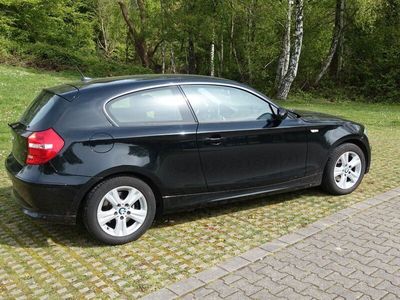 gebraucht BMW 118 d -3-türer Schwarz uni