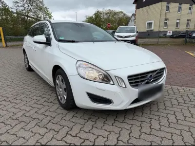 Gebraucht Volvo V60 203 PS (149 kW) 2010 Weiß Kombi