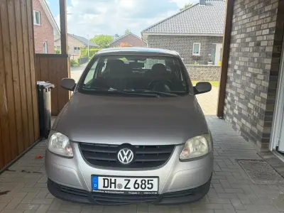 Używany VW Fox 54 KM (39 kW) 2005 Szary Hatchback