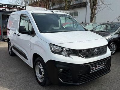 Gebraucht Peugeot Partner Premium 131 PS (96 kW) 2019 Weiß Van / Kleinbus