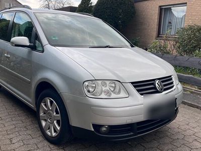 gebraucht VW Touran 1,6 Klimaautomatik, Tempomat, TÜV, zwei Monate