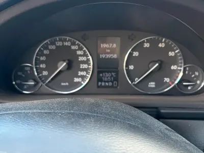 Gebraucht Mercedes C180 143 PS (105 kW) 2007 Silber Limousine