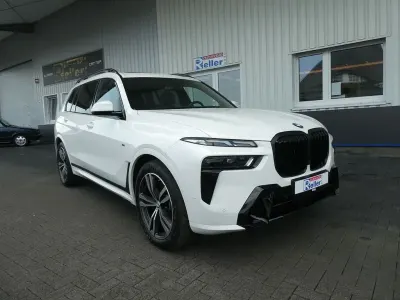 Gebraucht BMW X7 M Sport 352 PS (258 kW) 2025 Weiß SUV