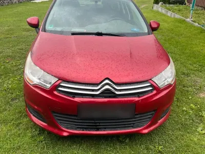 Gebraucht Citroën C4 95 PS (69 kW) 2012 Rot Limousine