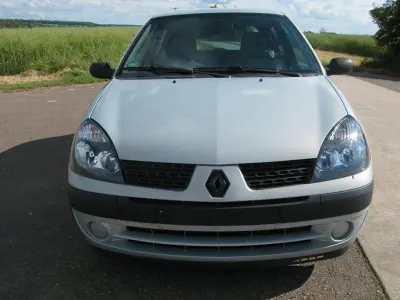Gebraucht Renault Clio 58 PS (42 kW) 2003 Silber Kleinwagen