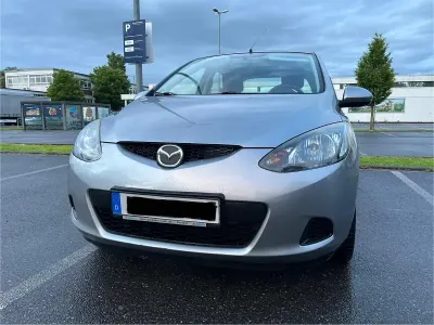 Gebraucht Mazda 2 Independence 75 PS (55 kW) 2009 Grau Kleinwagen