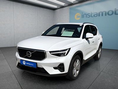 Weiß Gebraucht 2024 Volvo XC40 Core SUV | 33.449 € (Fairer Preis)
