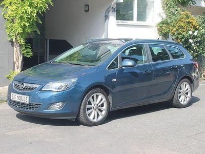 Gebraucht Opel Astra Innovation 140 PS (102 kW) 2011 Blau Kombi
