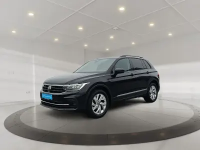 Gebraucht VW Tiguan Life 150 PS (110 kW) 2022 Schwarz SUV