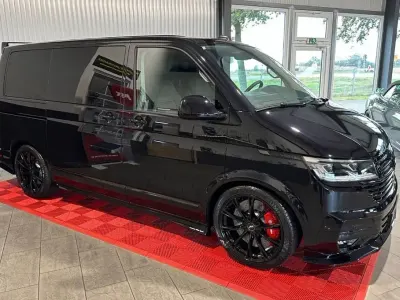 Gebraucht VW Multivan 230 PS (169 kW) 2023 Schwarz Van / Kleinbus