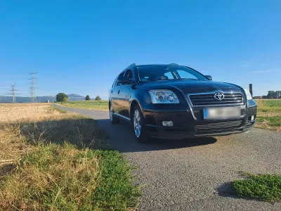 Gebraucht Toyota Avensis 129 PS (94 kW) 2004 Schwarz Limousine