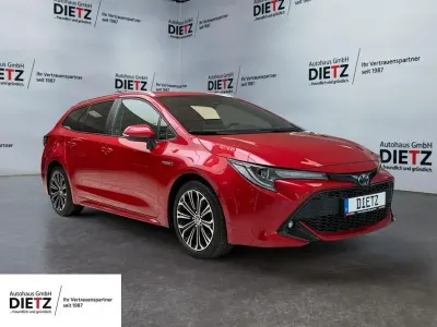 Gebraucht Toyota Corolla Team 184 PS (135 kW) 2021 Rot Limousine