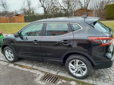 Gebraucht Nissan Qashqai Acenta 150 PS (110 kW) 2019 Schwarz SUV