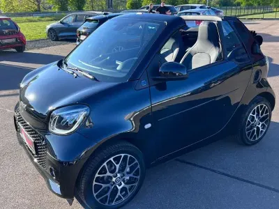 Gebraucht Smart ForTwo Electric Drive 60 kW (82 PS) 2023 Schwarz Cabrio