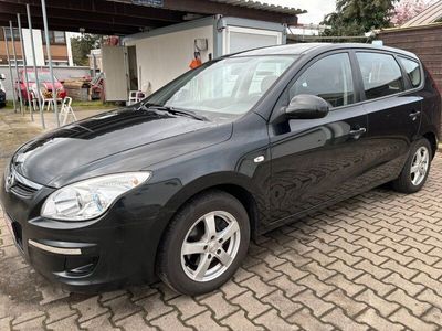 gebraucht Hyundai i30 cw Classic 1,6 TÜV 10/2025