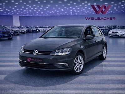 Gebraucht VW Golf VII Comfortline 131 PS (96 kW) 2018 Grau Limousine