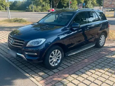 Gebraucht Mercedes ML250 204 PS (150 kW) 2013 Blau SUV