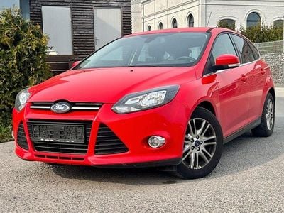 Gebraucht Ford Focus Titanium 125 PS (91 kW) 2013 Rot Limousine