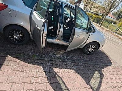 Second-hand Opel Meriva 101 CP (74 kW) 2010 Argintiu Monovolum