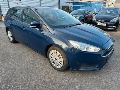Gebraucht Ford Focus Trend 116 PS (85 kW) 2015 Blau Kombi