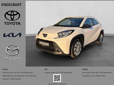Pure) white ii (weiss Gebraucht 2022 Toyota Aygo X X-play SUV | 11.490 € (Fairer Preis)