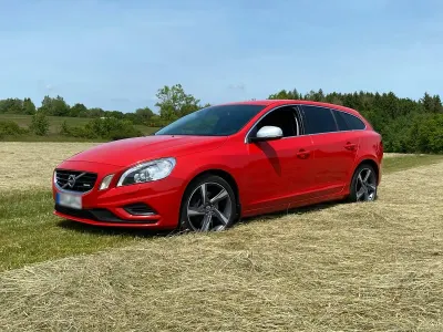 Gebraucht Volvo V60 R-Design 215 PS (158 kW) 2011 Rot Kombi