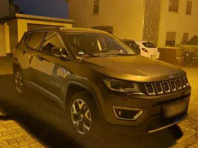 Gebraucht Jeep Compass Limited 170 PS (125 kW) 2020 Grau SUV