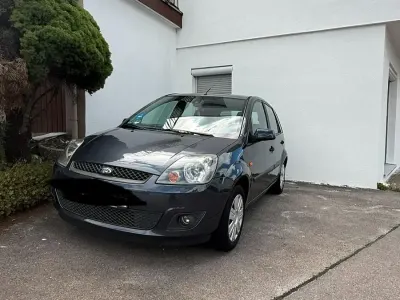 Gebraucht Ford Fiesta 80 PS (58 kW) 2007 Grau Kleinwagen