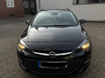 Gebraucht Opel Astra 131 PS (96 kW) 2014 Kombi