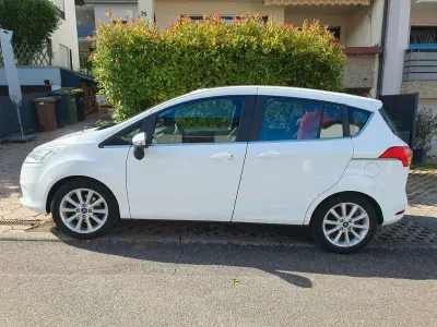 Gebraucht Ford B-MAX Titanium 125 PS (91 kW) 2015 Weiß Van / Kleinbus