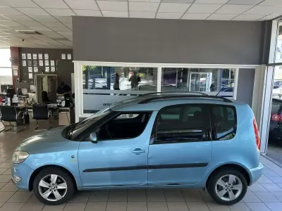 Używany Skoda Roomster Fresh 69 KM (50 kW) 2013 Niebieski Minivan
