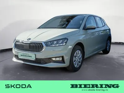 Neu Skoda Fabia Essence 95 PS (69 kW) 2026 Grün Kleinwagen
