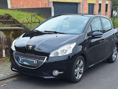 Usata Peugeot 208 Allure 120 CV (88 kW) 2012 Nero Utilitaria