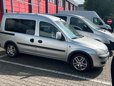 Usata Opel Combo 101 CV (74 kW) 2010 Argento Monovolume