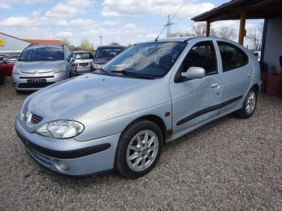 Gebraucht Renault Mégane II Dynamique 95 PS (69 kW) 2002 Grau Limousine