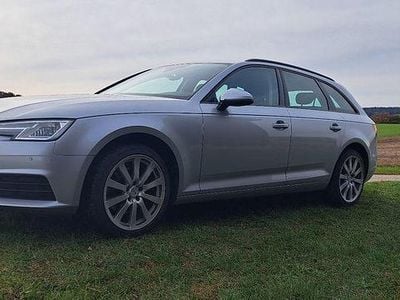 Silber Gebraucht 2016 Audi A4 Attraction Kombi | 15.500 € (Fairer Preis)