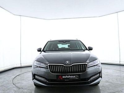 Gebraucht Skoda Superb Style 150 PS (110 kW) 2022 Grau Kombi