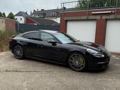 Porsche Panamera 4