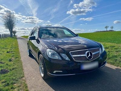 Usata Mercedes E500 Elegance 387 CV (284 kW) 2009 Marrone Station wagon