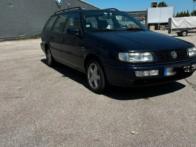 Gebraucht VW Passat 115 PS (84 kW) 1995 Blau Kombi