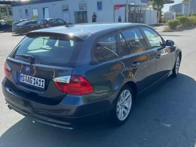 Gebraucht BMW 320 177 PS (130 kW) 2008 Grau Kombi